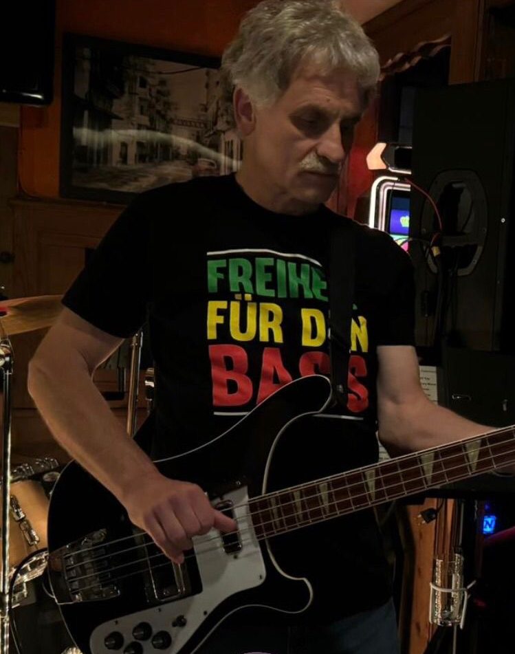 Horst Kurz - Bass
